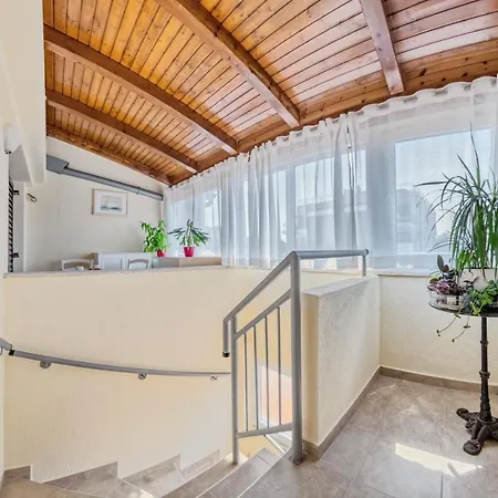 Penthouse Zola With Private Parking Apartment Medulin Exterior photo