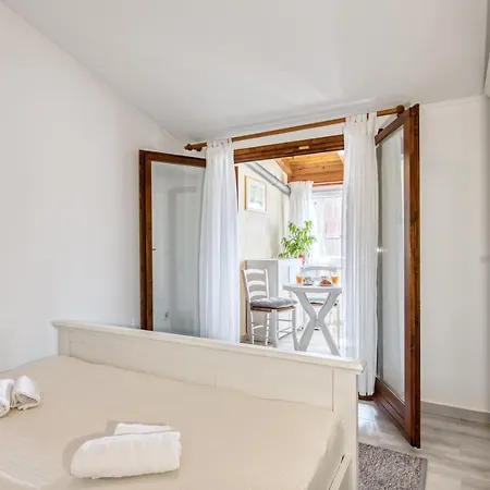 Penthouse Zola With Private Parking Apartment Medulin Exterior photo