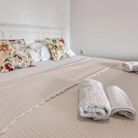 Penthouse Zola With Private Parking Apartment Medulin Exterior photo